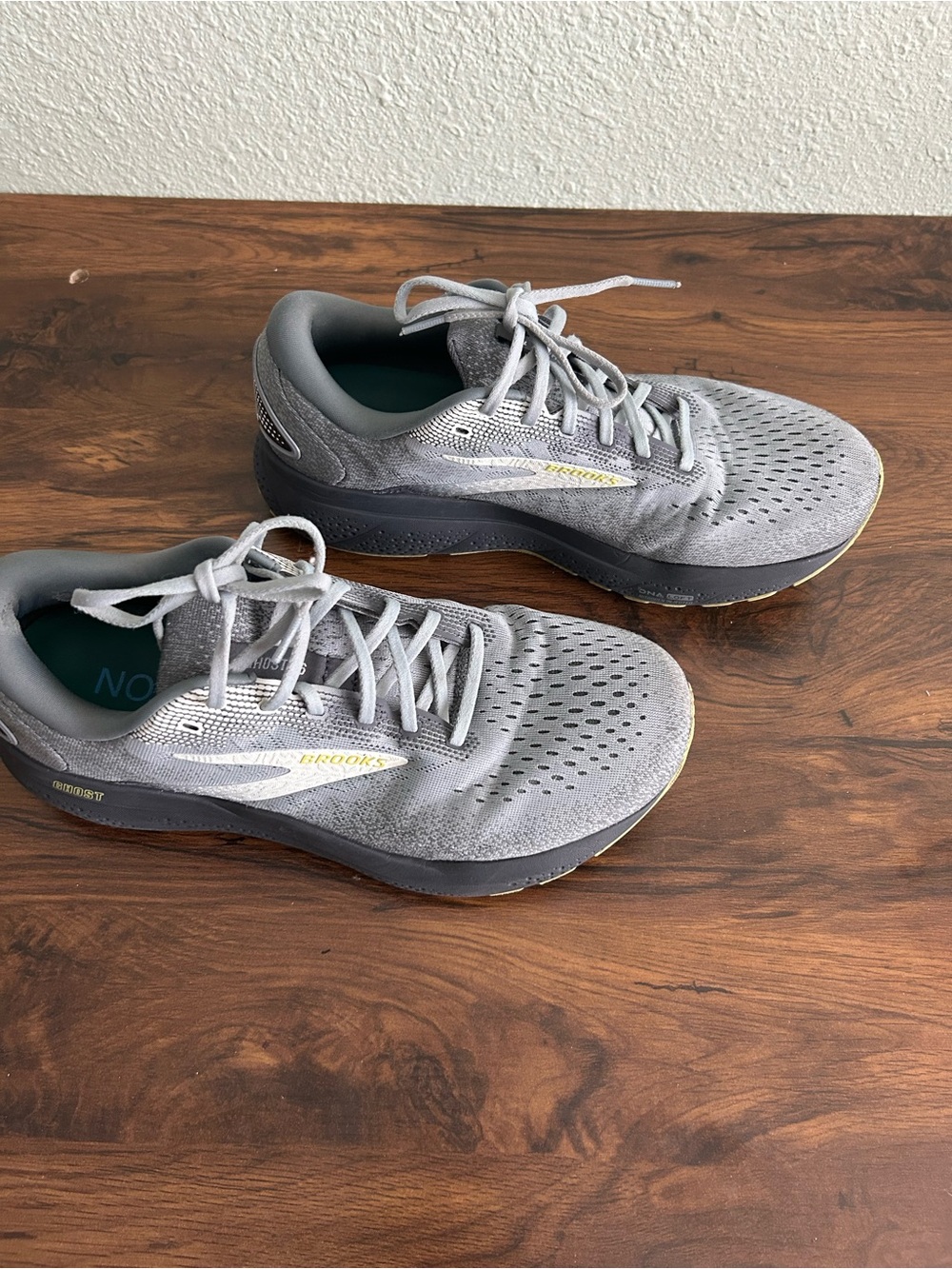 Brooks Men's Gray Athletic Running Shoes with Subtle Yellow Accent.Size 11